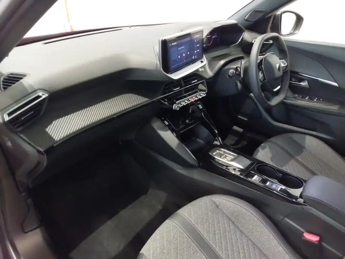 2024-peugeot-2008-suv-12-puretech-allure-130ps-eat8-big-4