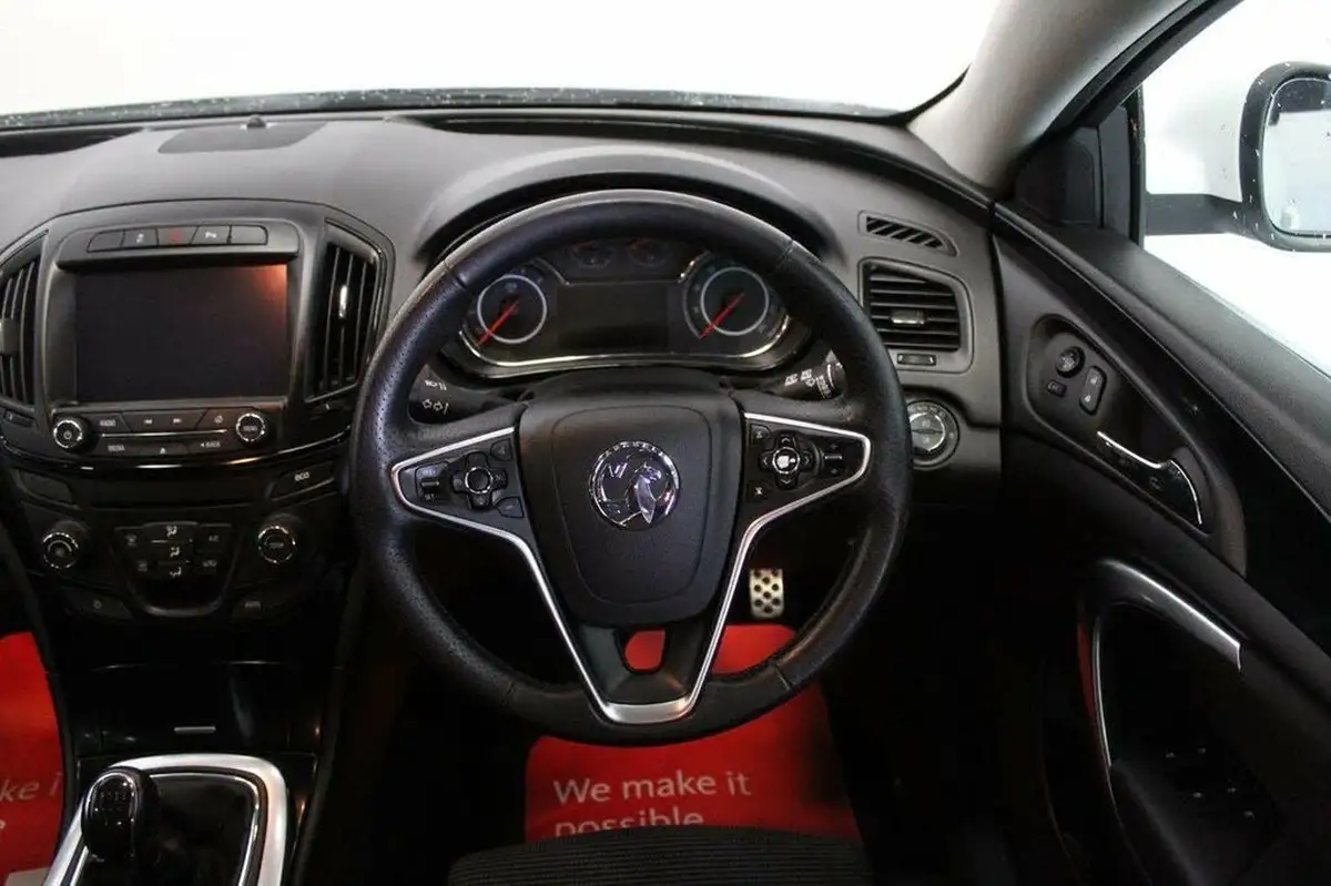 2015-vauxhall-insignia-20cdti-sri-140ps-navss-ecoflex-hatchback-5d-big-41
