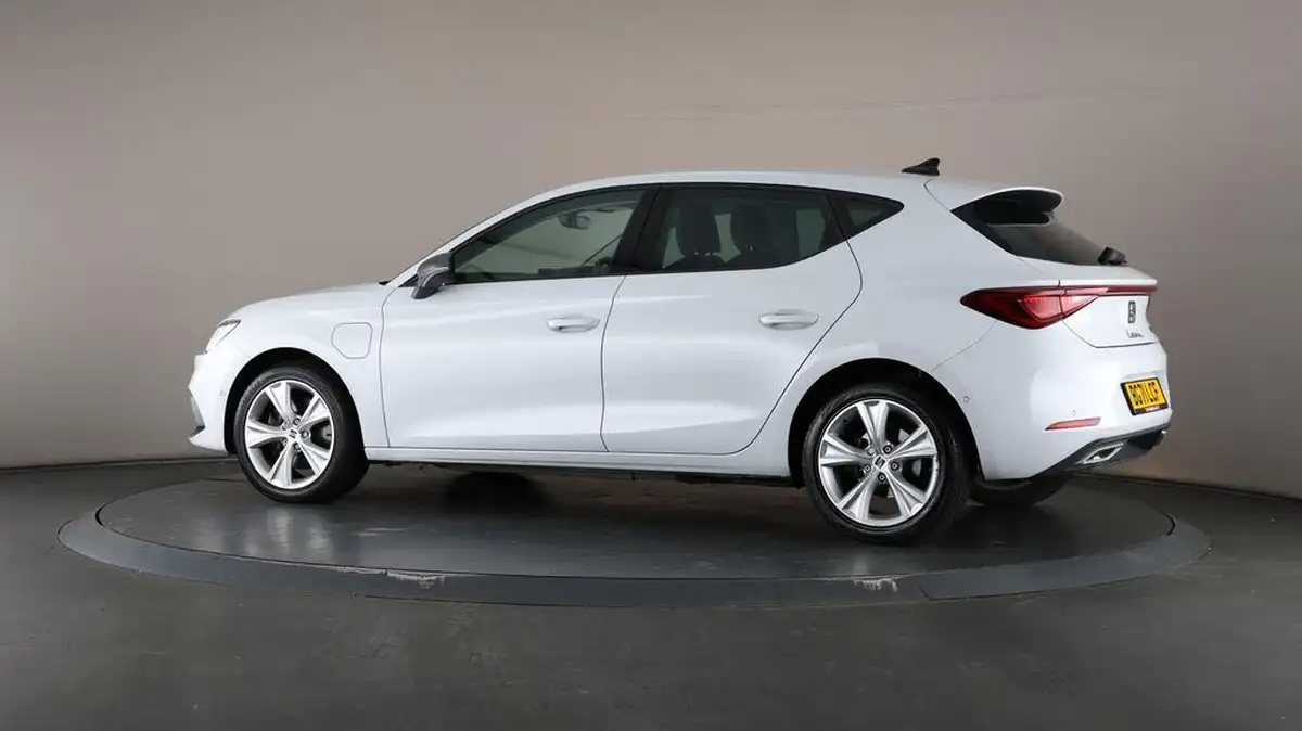 2021-seat-leon-14-e-hybrid-fr-hatchback-big-76