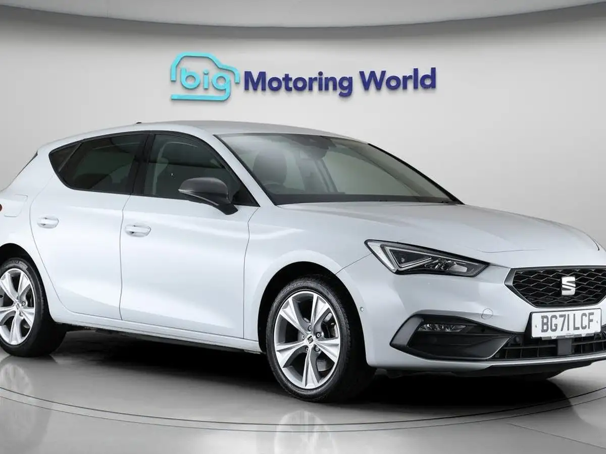2021-seat-leon-14-e-hybrid-fr-hatchback-big-0