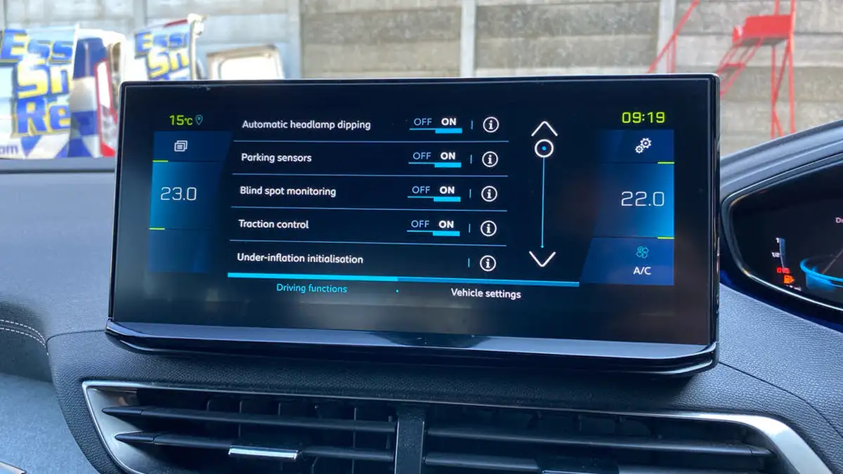 2022-peugeot-3008-suv-16-puretech-gt-premium-300bhp-4wd-hybrid4-e-eat8-big-44