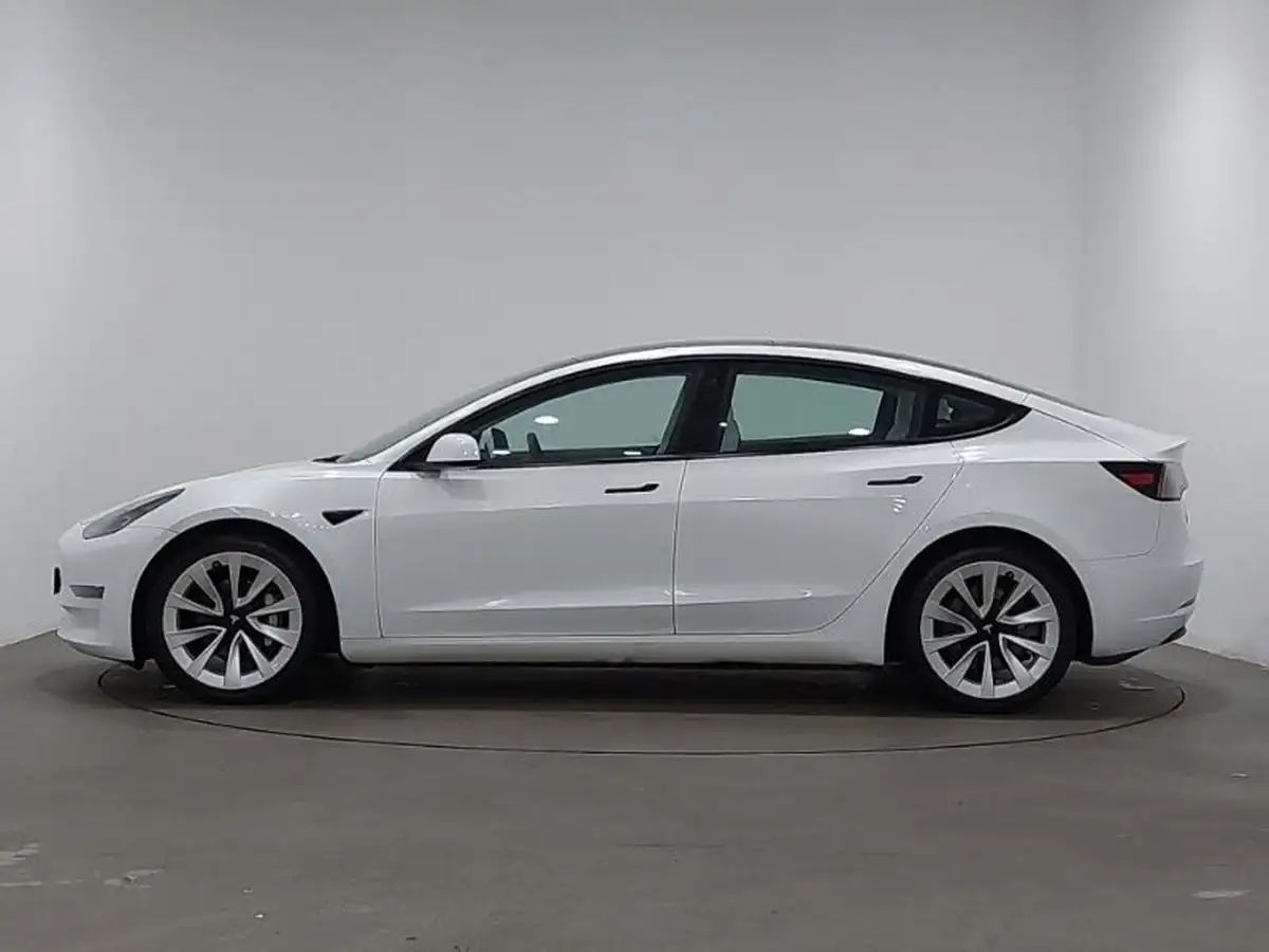 2021-tesla-model-3-e-long-range-4x4-big-3