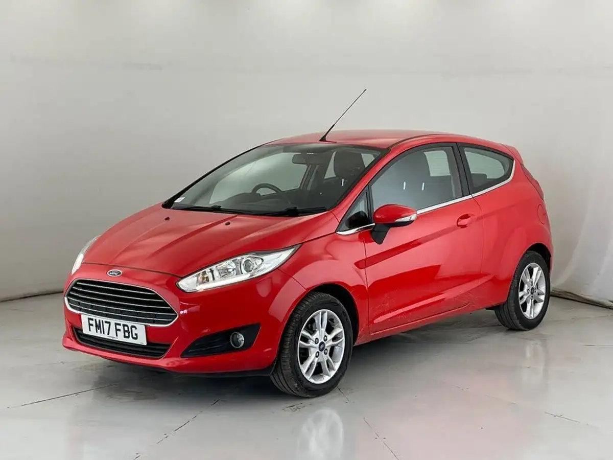 2017-ford-fiesta-125-zetec-3d-big-2