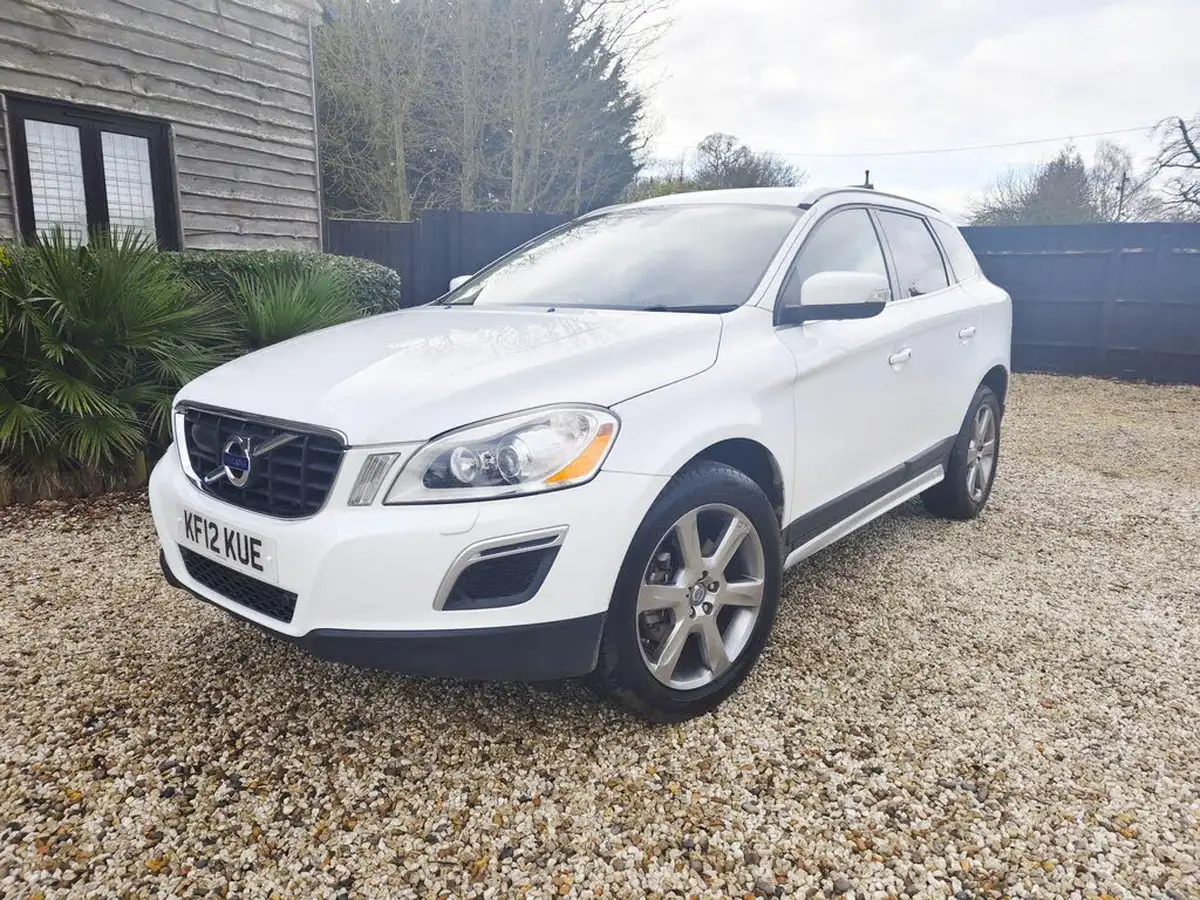 2012-volvo-xc60-big-7