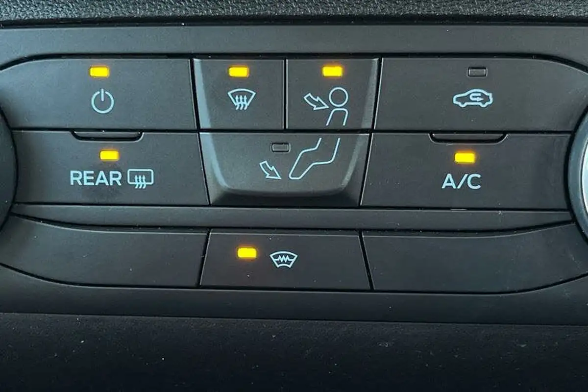 2023-ford-fiesta-10t-active-125ps-hybrid-mhev-powershift-big-31