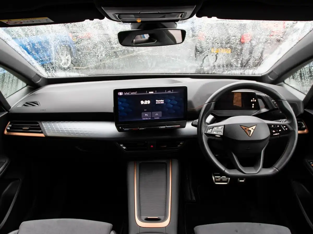 2022-cupra-born-e-v3-204ps-58kwh-big-2