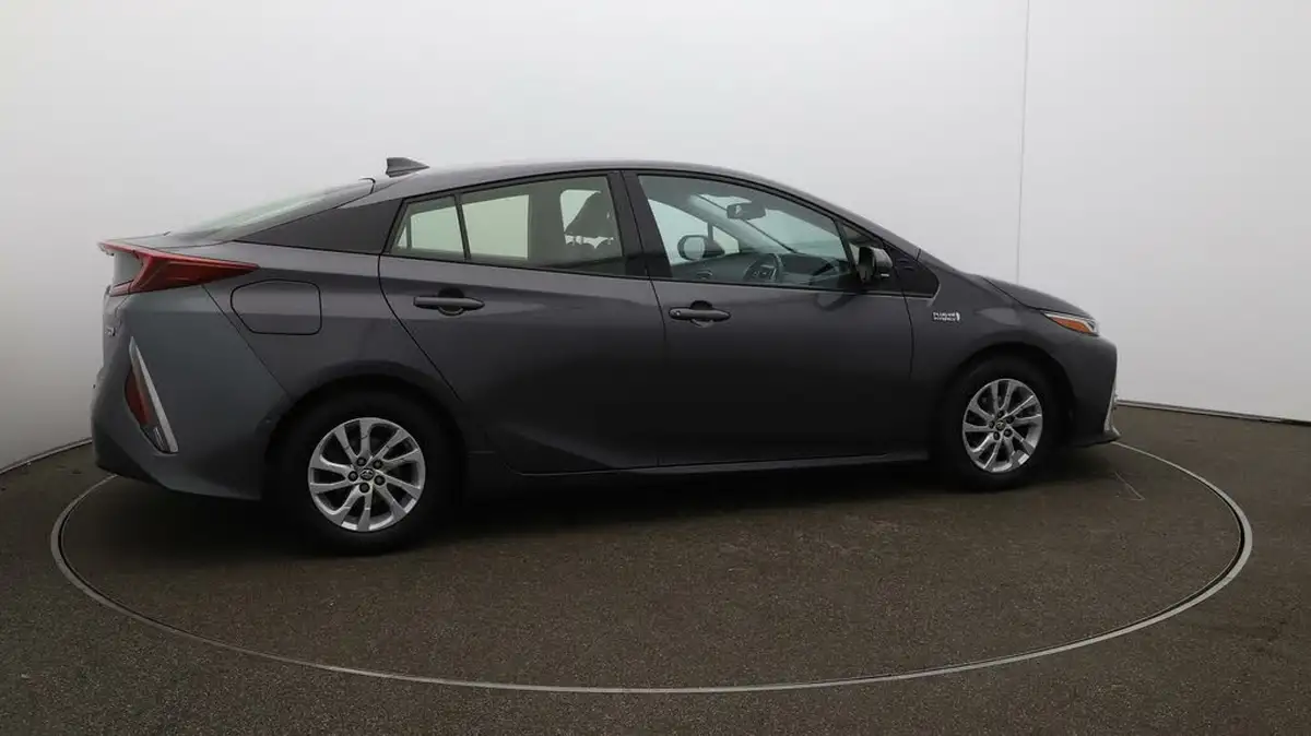 2017-toyota-prius-18-vvt-i-excel-plug-in-big-50