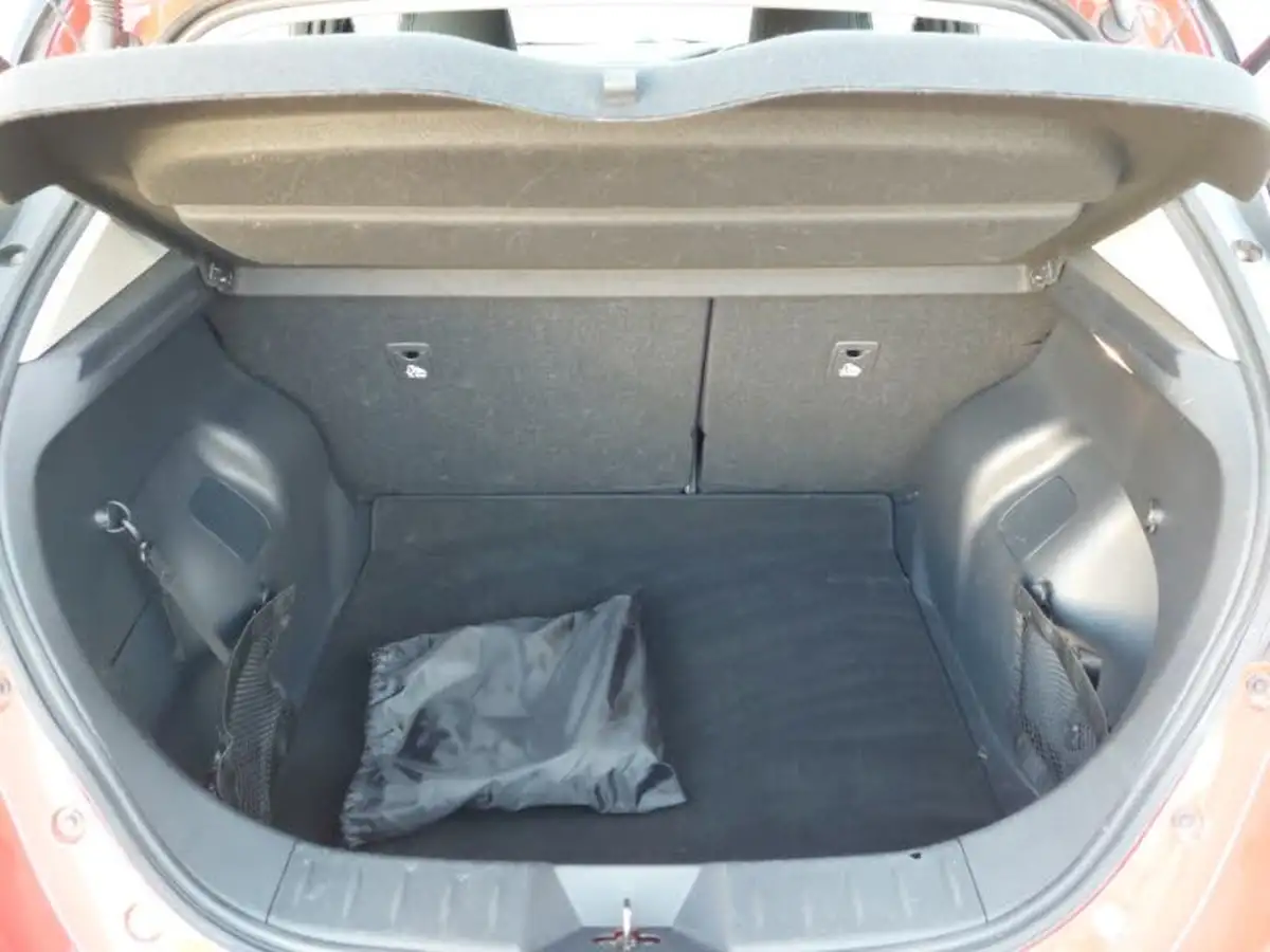 2020-nissan-leaf-e-acenta-big-7