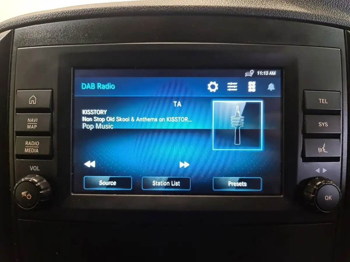2021-mercedes-benz-vito-18-cdi-114-progressive-l2-panel-big-11