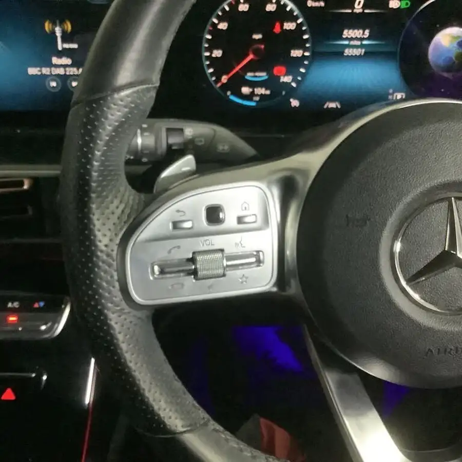 2021-mercedes-benz-eqc-e-eqc-400-amg-line-premium-big-8