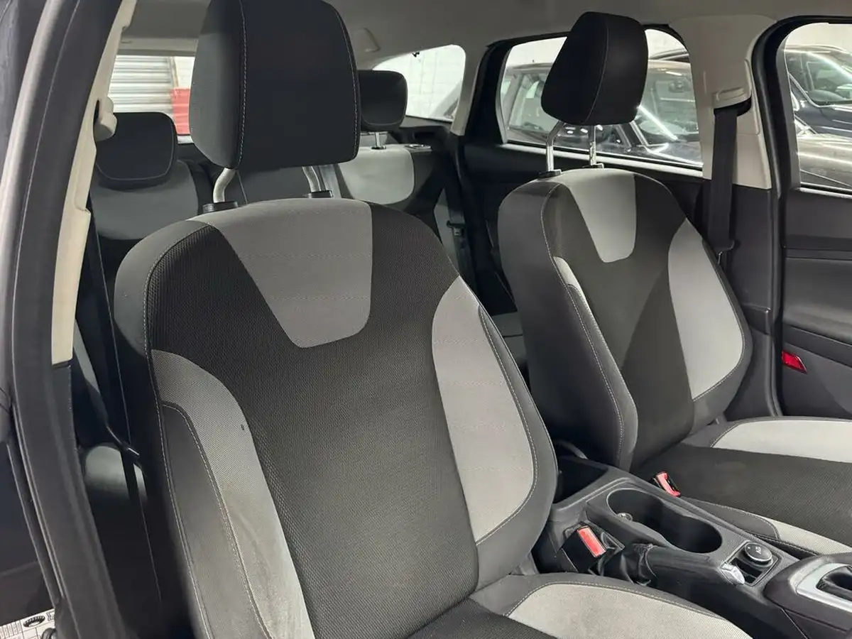 2012-ford-focus-16tdci-zetec-115ps-estate-big-44
