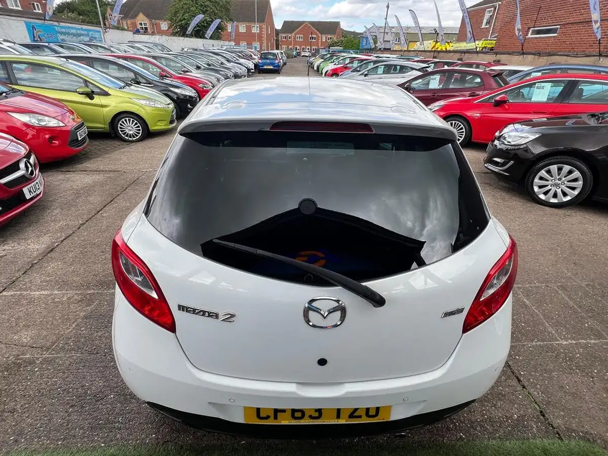 2013-mazda-mazda2-13-venture-big-11