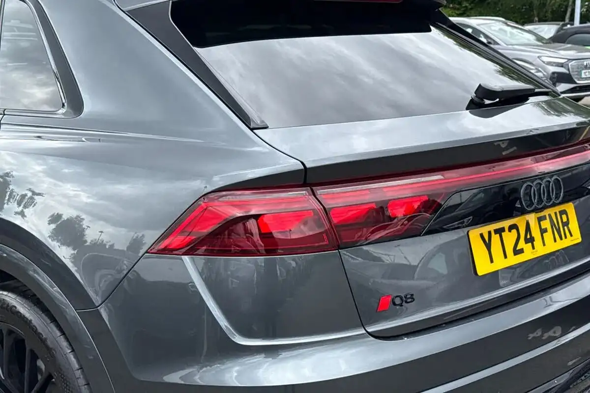 2024-audi-q8-30-55-tfsi-launch-edition-big-7