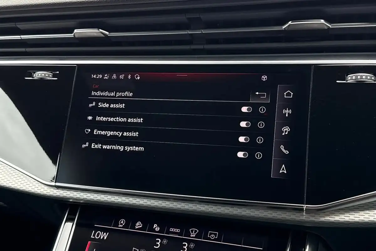 2024-audi-q8-30-55-tfsi-launch-edition-big-31