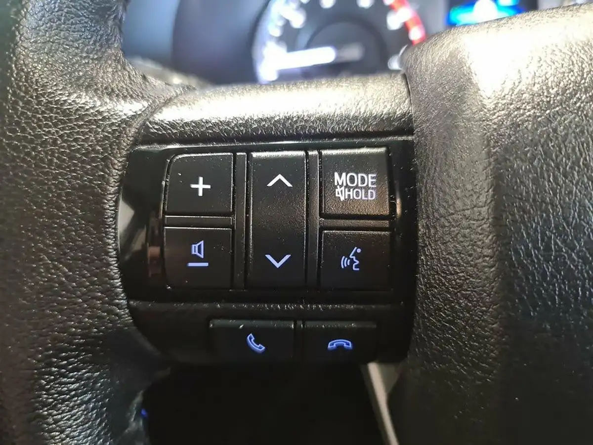 2022-toyota-hi-lux-24d-4d-icon-150hpeu6d-auto-big-35