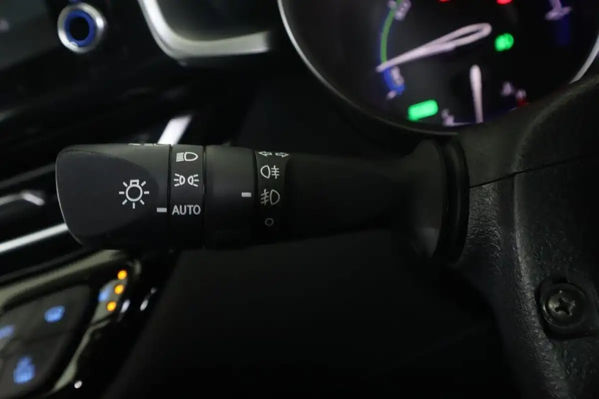 2022-toyota-c-hr-18-vvt-i-gr-sport-big-18