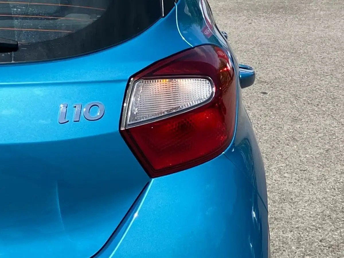 2021-hyundai-i10-12-se-connect-auto-big-30