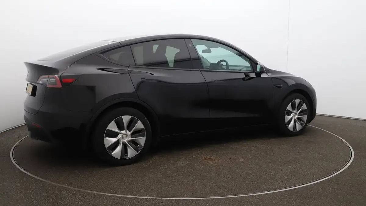 2022-tesla-model-y-e-rwd-big-51