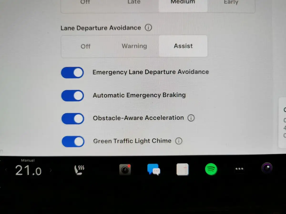 2021-tesla-model-3-e-long-range-4x4-big-27