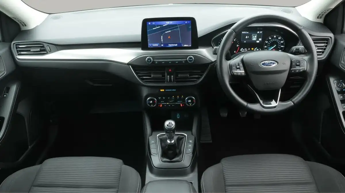 2020-ford-focus-15-titanium-hatchback-big-13