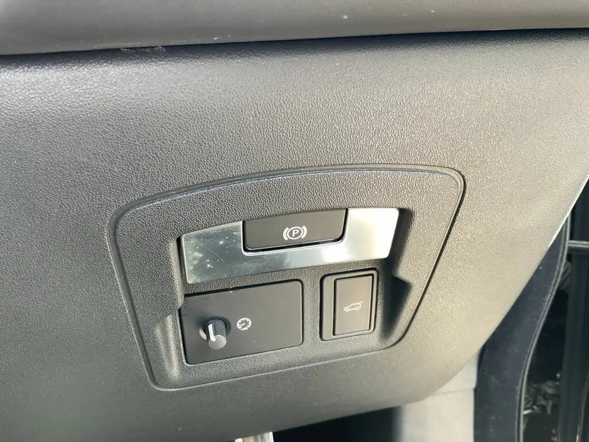 2019-land-rover-range-rover-velar-20-d240-r-dynamic-hse-big-20