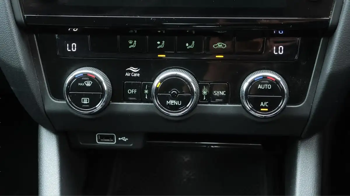 2019-skoda-octavia-20tdi-se-l-estate-dsg-big-12
