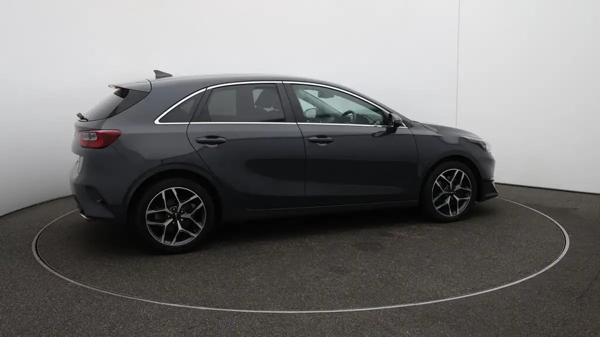 2022-kia-ceed-15-t-gdi-3-hatchback-big-51