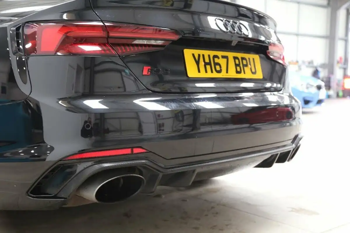 2017-audi-rs5-29-tfsi-quattro-big-25