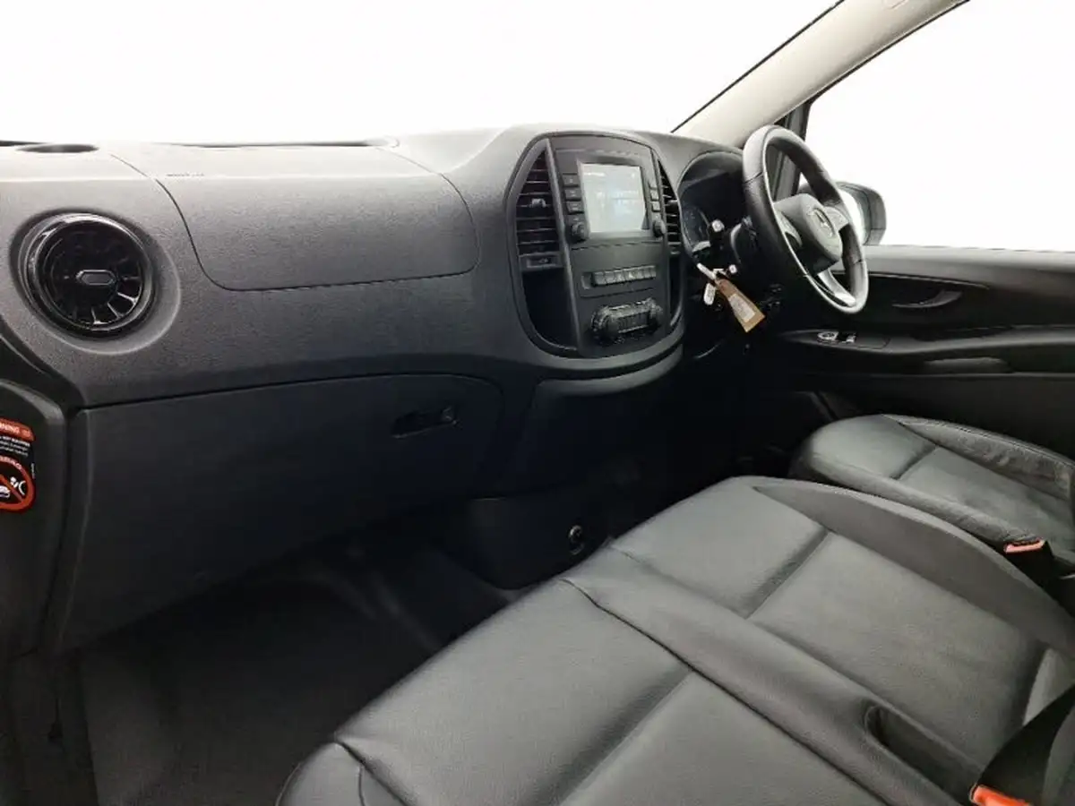 2021-mercedes-benz-vito-20cdi-114-tourer-pro-l3-big-4