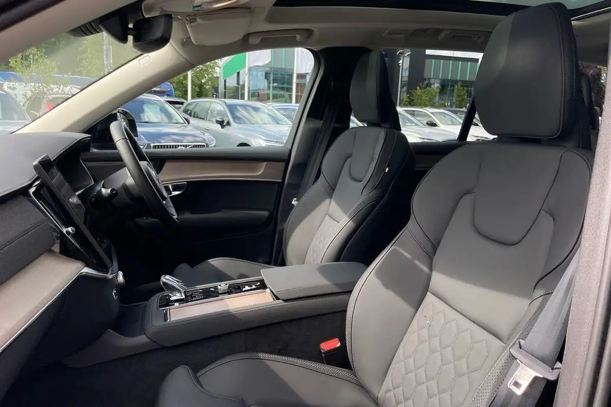 2025-volvo-xc90-20-b5-plus-big-29