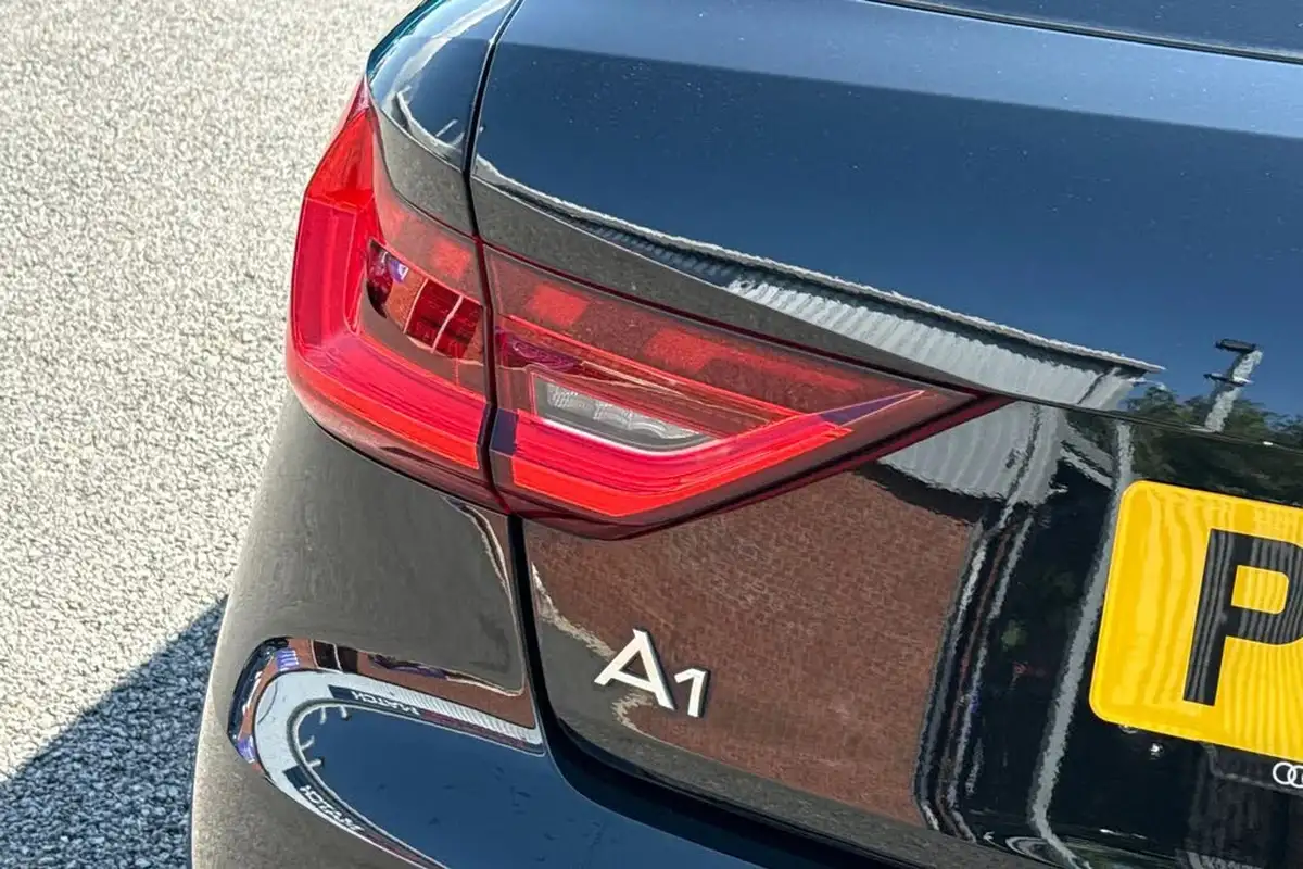 2022-audi-a1-10-30-tfsi-sport-big-30