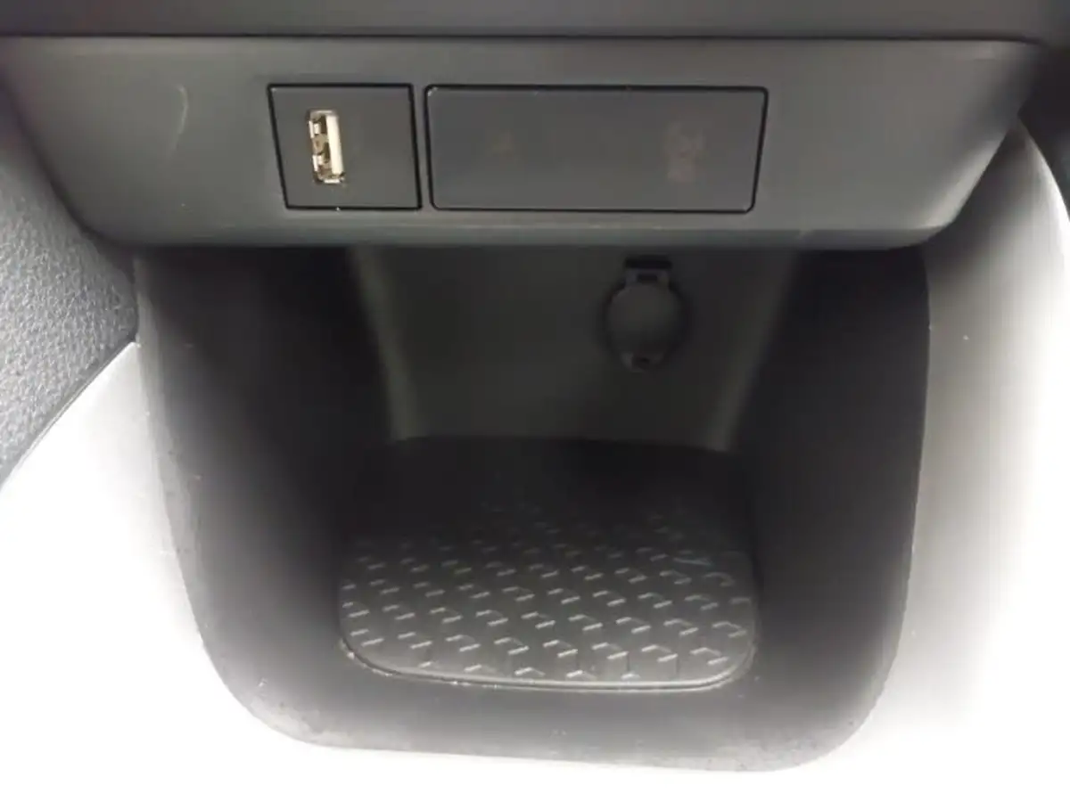 2023-toyota-yaris-15-vvt-i-icon-big-16