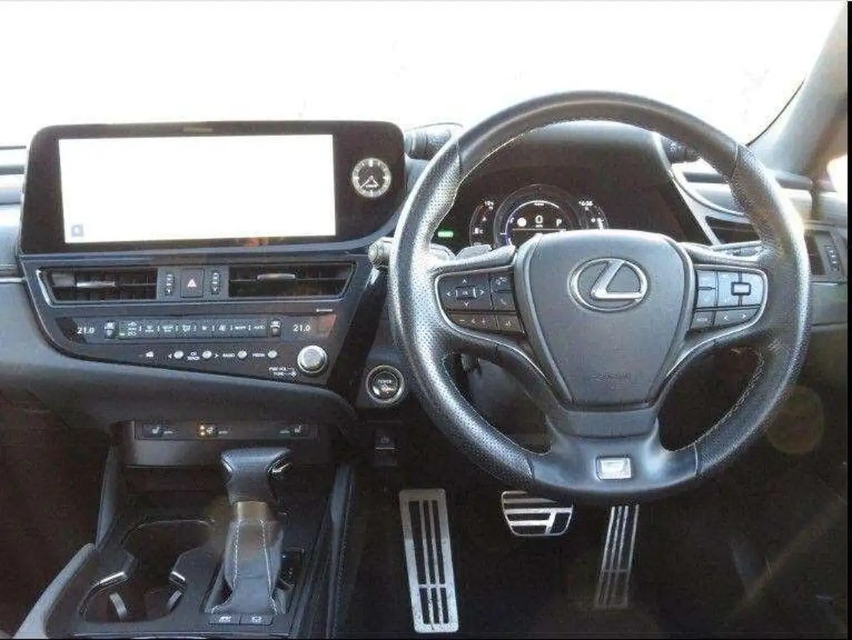 2023-lexus-es-300h-big-8