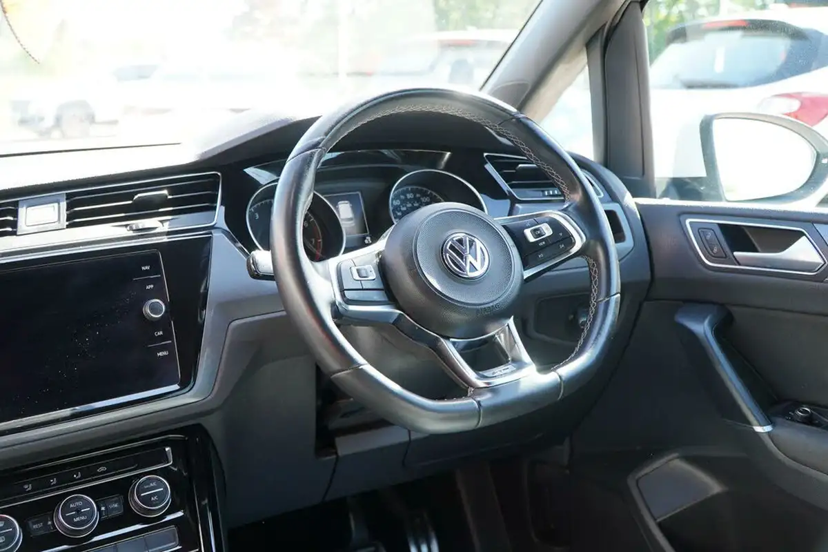 2019-volkswagen-touran-15-tsi-r-line-dsg-big-47