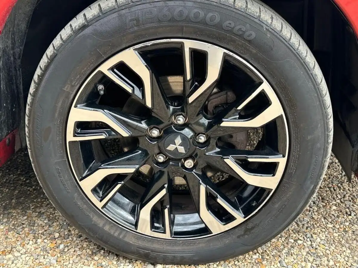 2016-mitsubishi-outlander-20-gx4hs-phev-big-14