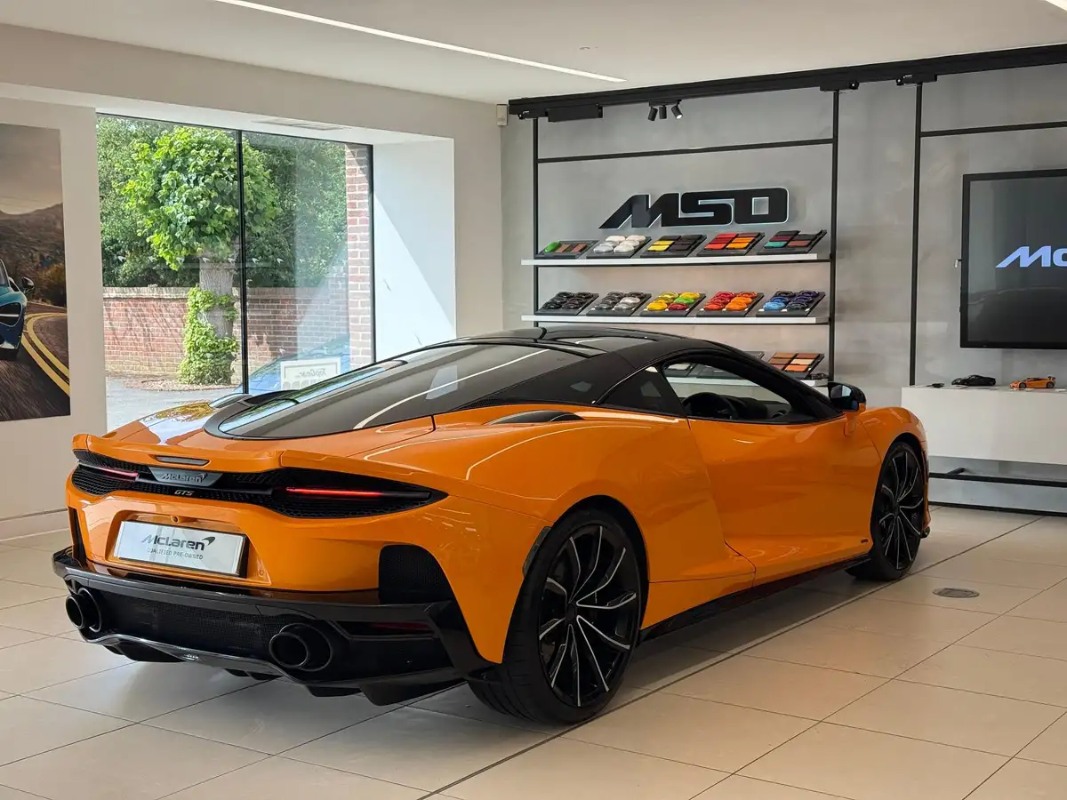 2025-mclaren-gt-40-big-41