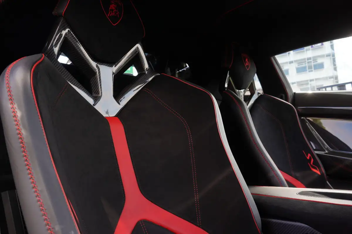 2019-lamborghini-aventador-65-svj-big-18