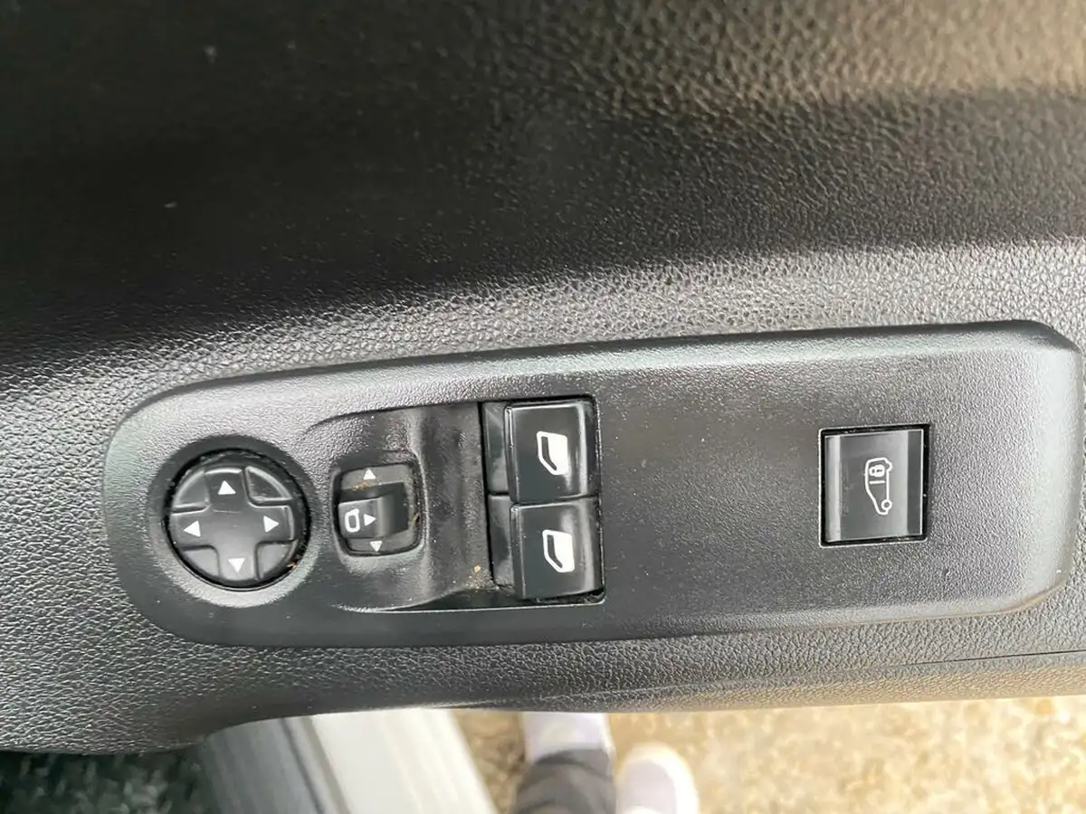 2019-citroen-berlingo-15bluehdi-1000-enterprise-100pseu6dt-e-panel-big-20