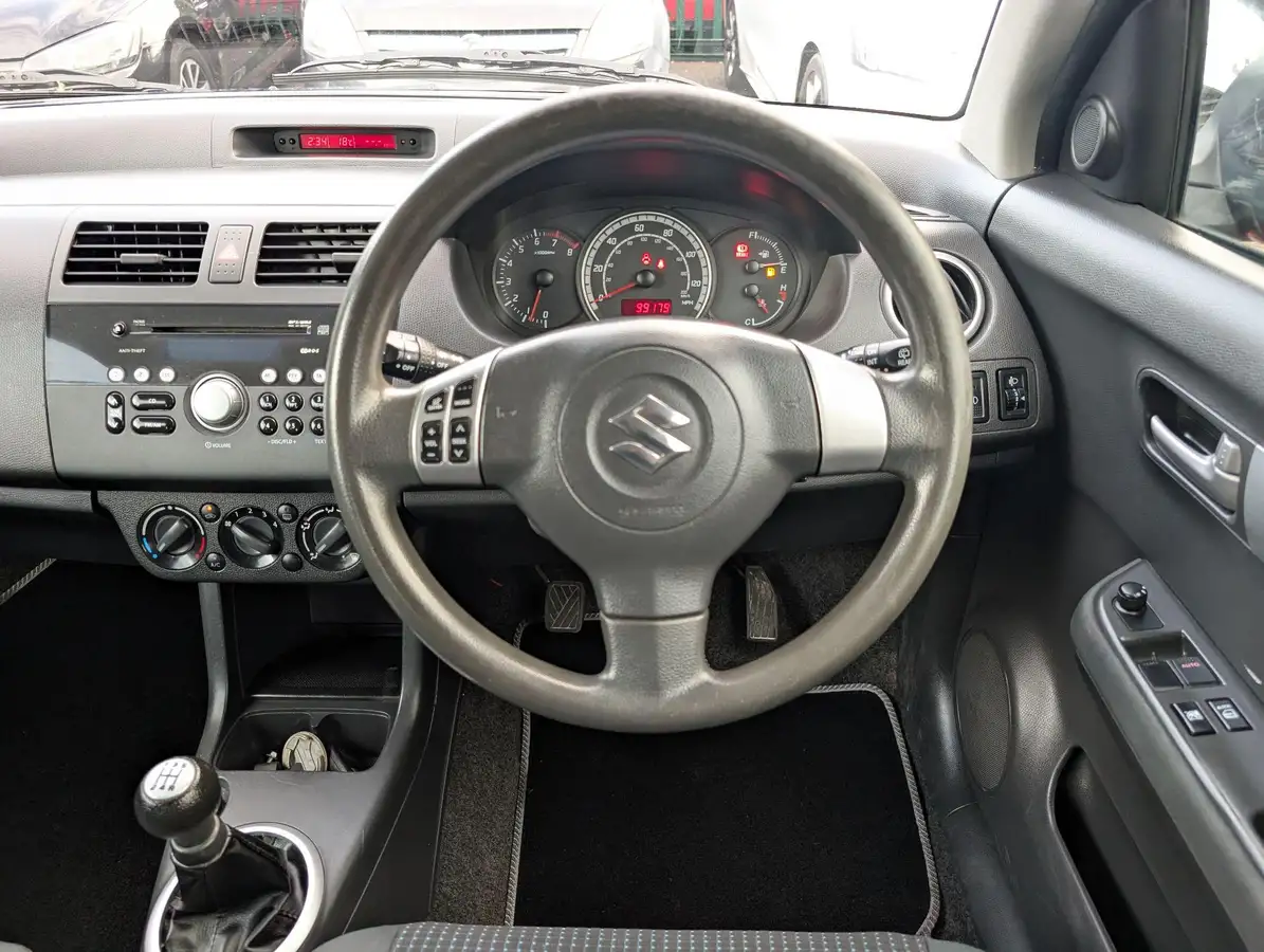 2008-suzuki-swift-15-glx-3d-big-21