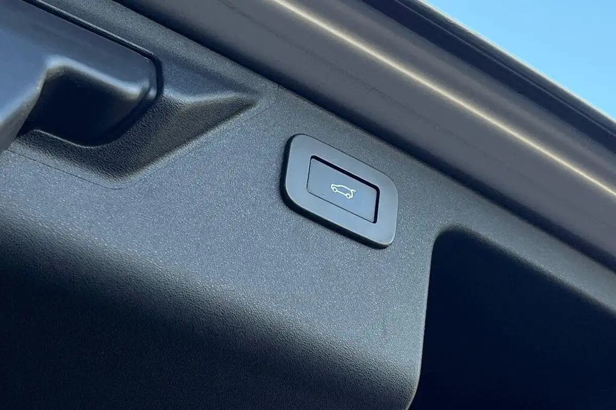 2022-land-rover-discovery-sport-20-p250-r-dynamic-hse-big-34