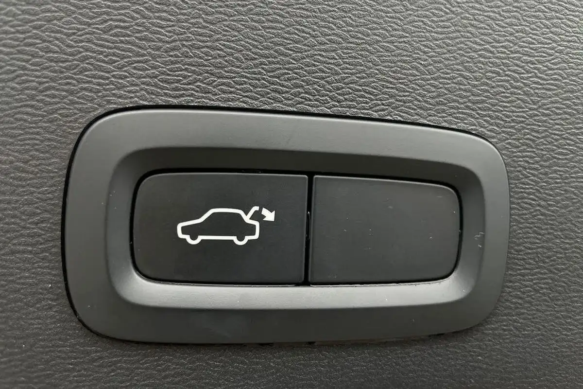 2021-volvo-xc40-15-t3-inscription-161bhp-auto-big-19