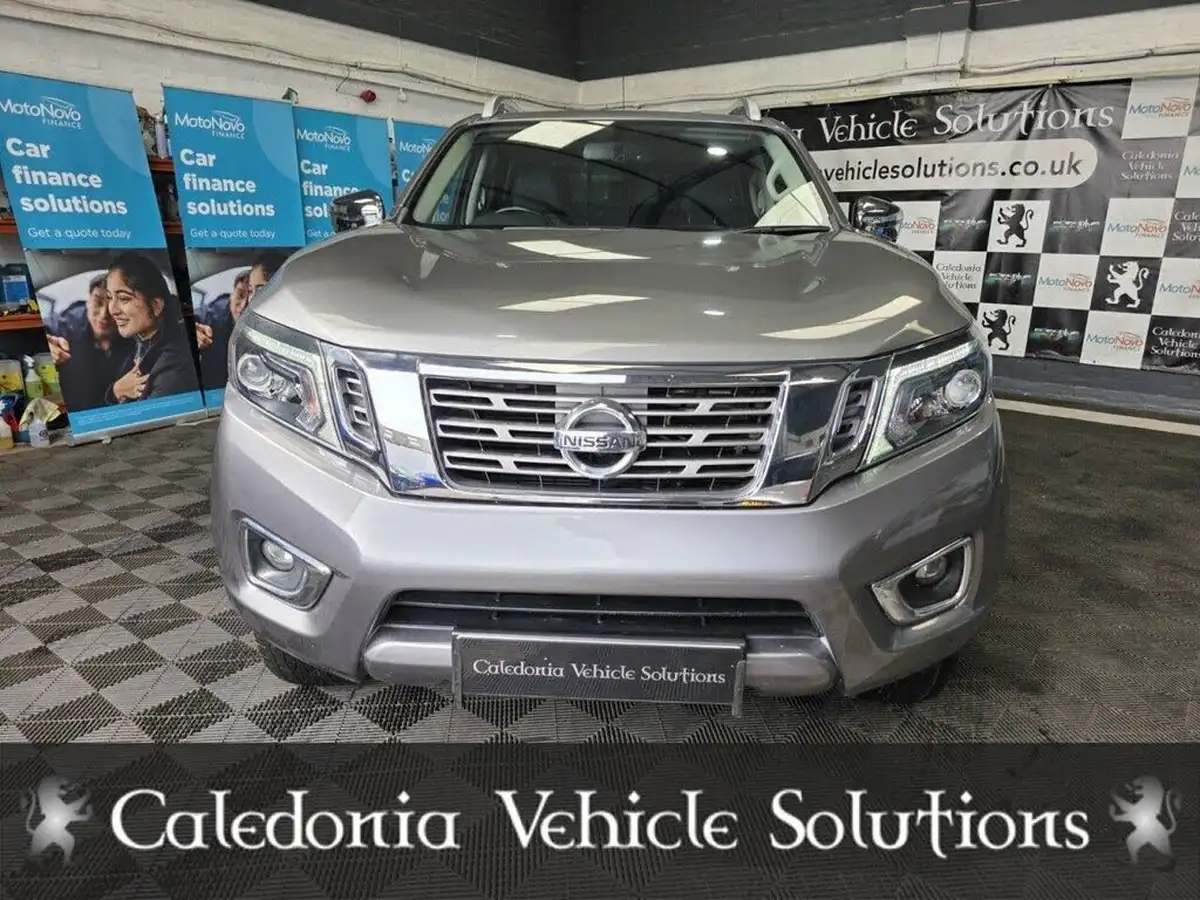 2021-nissan-navara-23dci-tt-tekna-8-navileather-auto-big-13