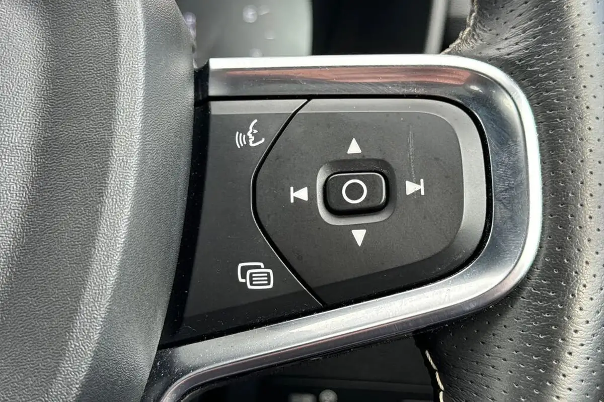 2021-volvo-xc40-15-t3-r-design-161bhp-auto-big-11