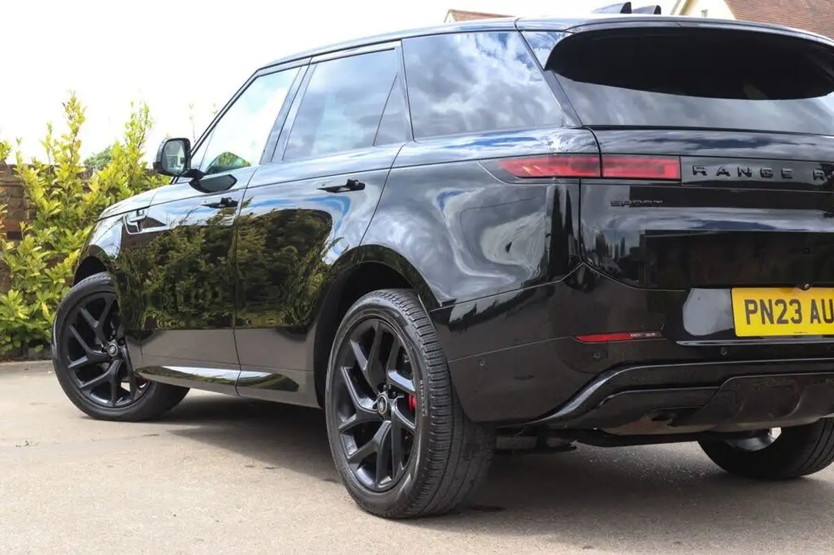 2023-land-rover-range-rover-sport-30-d300-dynamic-se-big-22