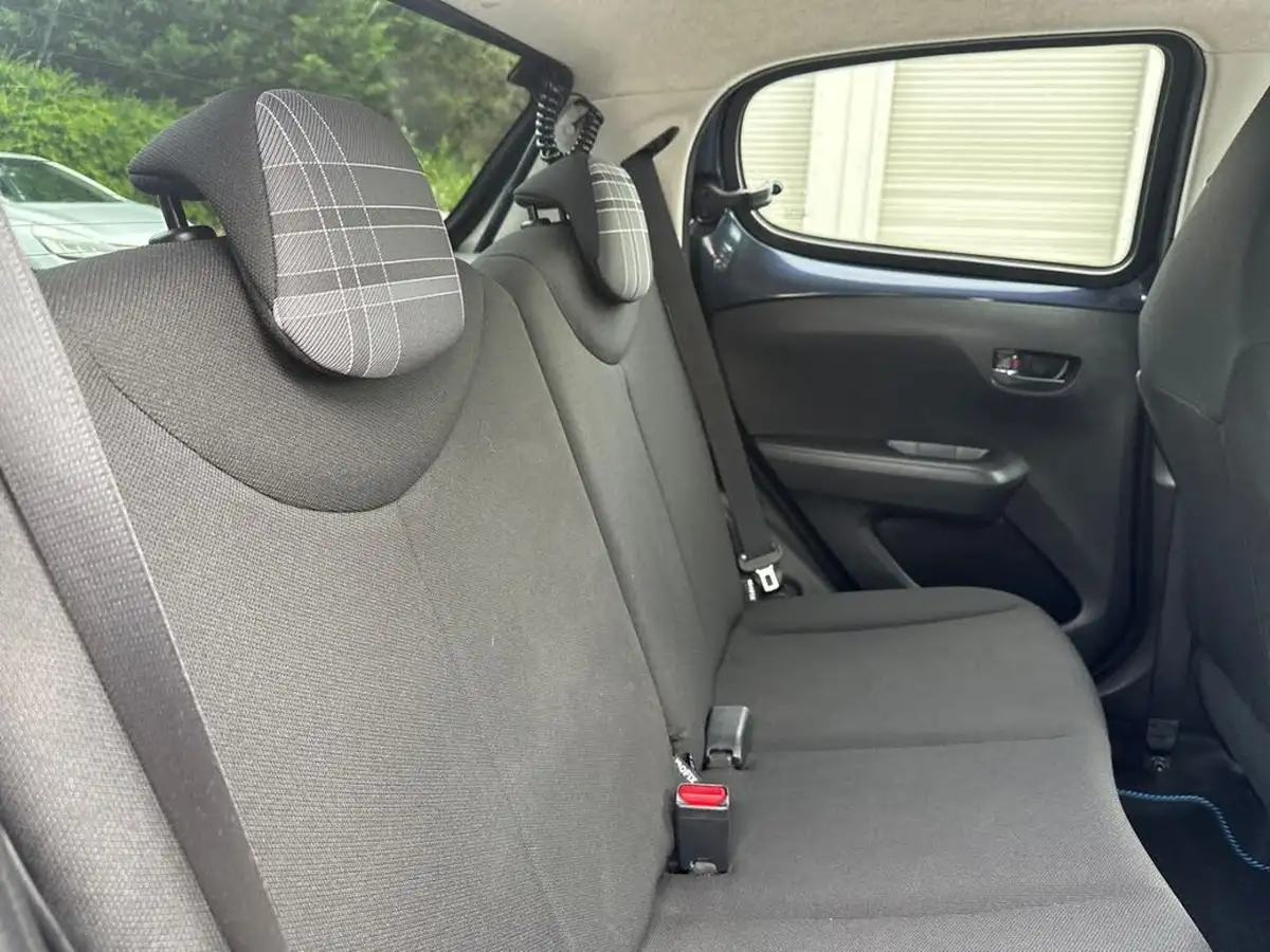 2017-peugeot-108-10-allure-hatchback-big-12