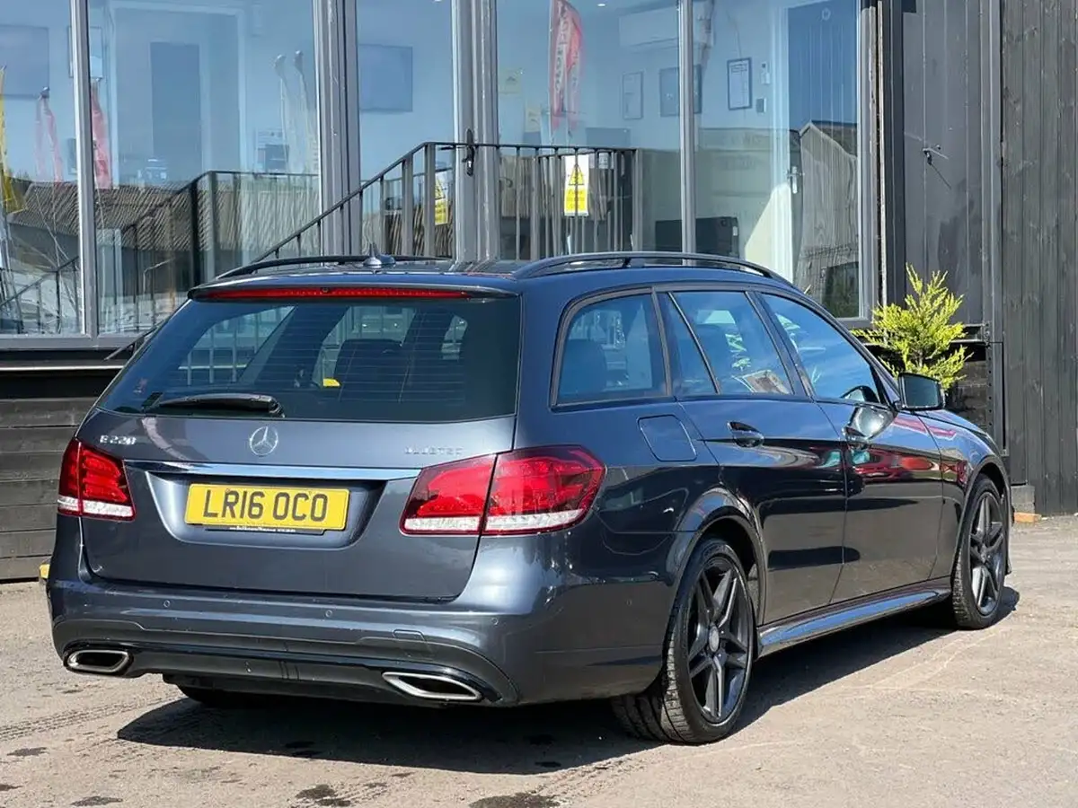 2016-mercedes-benz-e-class-21cdi-e220-amg-night-edition-estate-5d-big-34