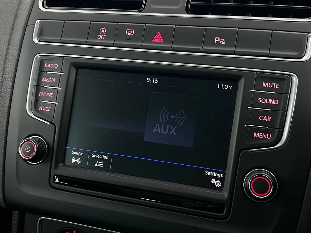 2016-volkswagen-polo-big-24