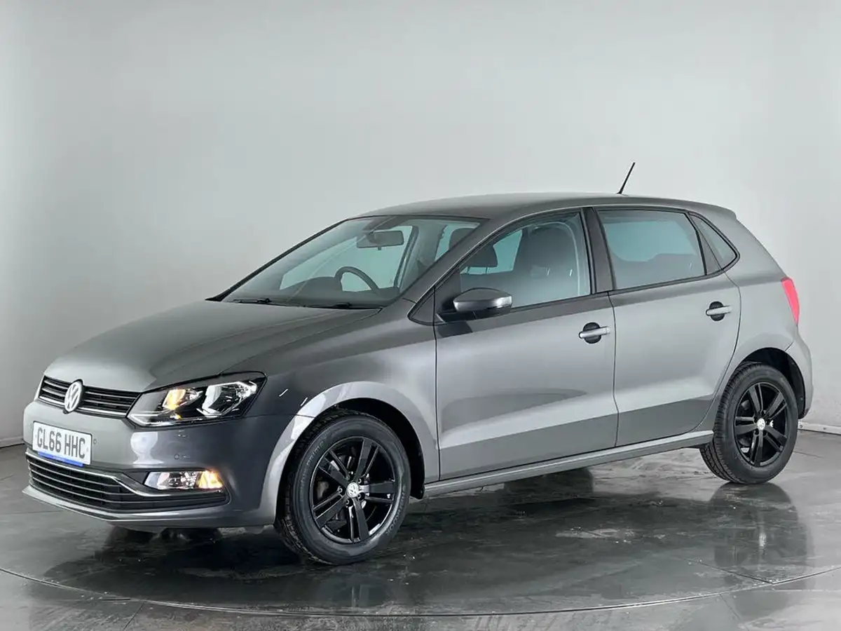2016-volkswagen-polo-big-1