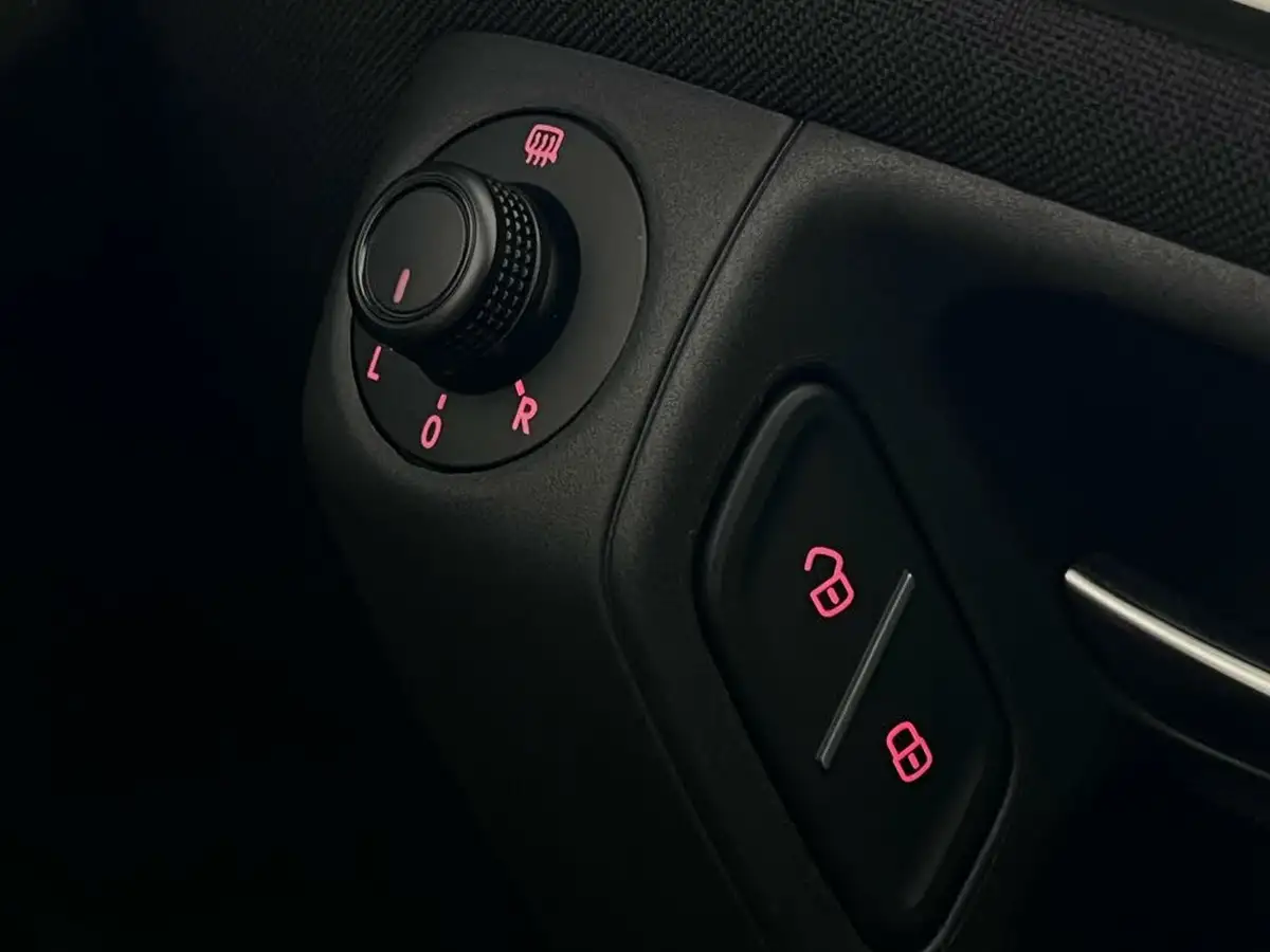 2016-volkswagen-polo-big-21