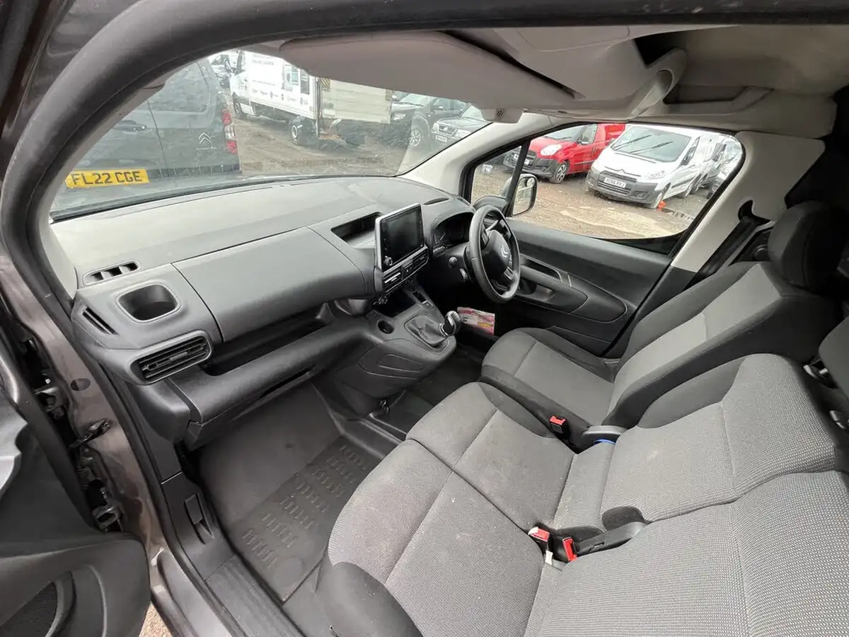 2020-citroen-berlingo-15bluehdi-950-enterprise-100pseu6dt-e-ss-panel-big-15